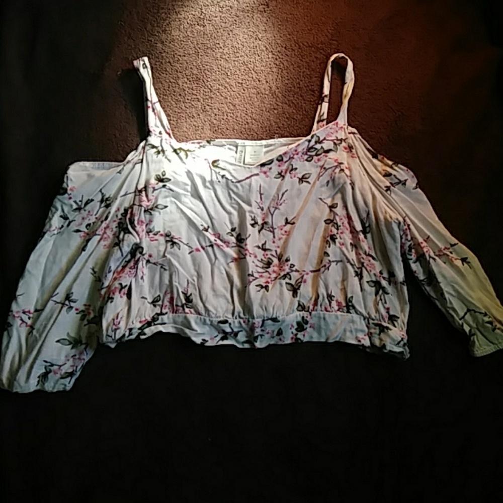 Cherry blossom pattern white drop shoulder croptop